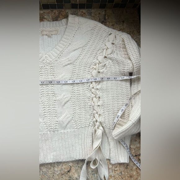 White lace up sweater - Picture 4 of 6